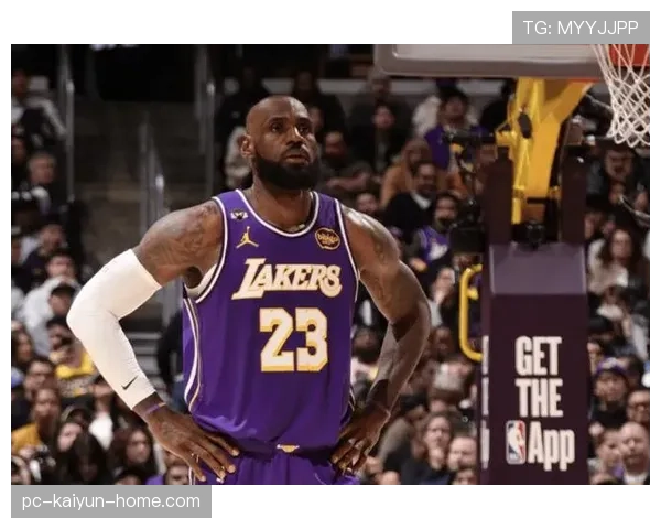 安东尼·戴维斯挡拆拉开空间提升攻防效率明显优于季后赛表现