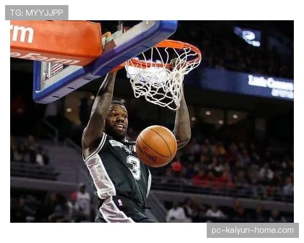 蒂姆·邓肯内线低位单打效率领先诺维茨基，奠定马刺防守核心地位